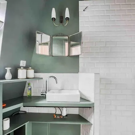 Apartment Courcelles