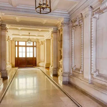 Apartment Courcelles *